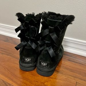 UGG Bailey Bow II                                                   Black, size8